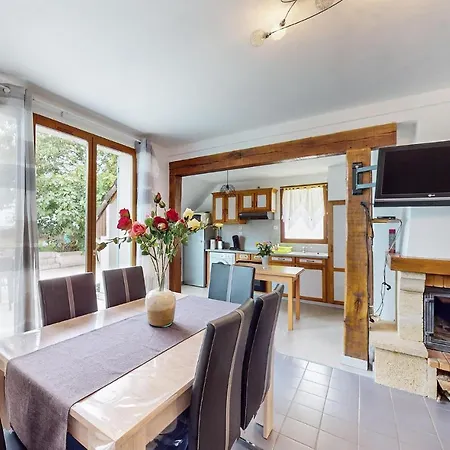 3 Bedroom In St Pere Mesnil-Saint-Père