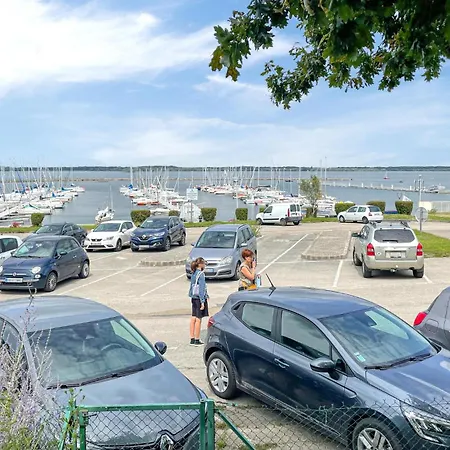 3 Bedroom In St Pere Mesnil-Saint-Père